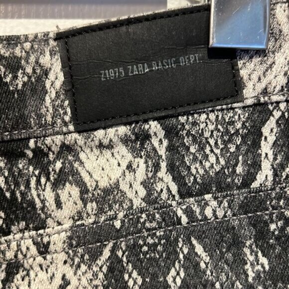 Zara denim snakeskin mini skirt Size Small - Picture 6 of 8